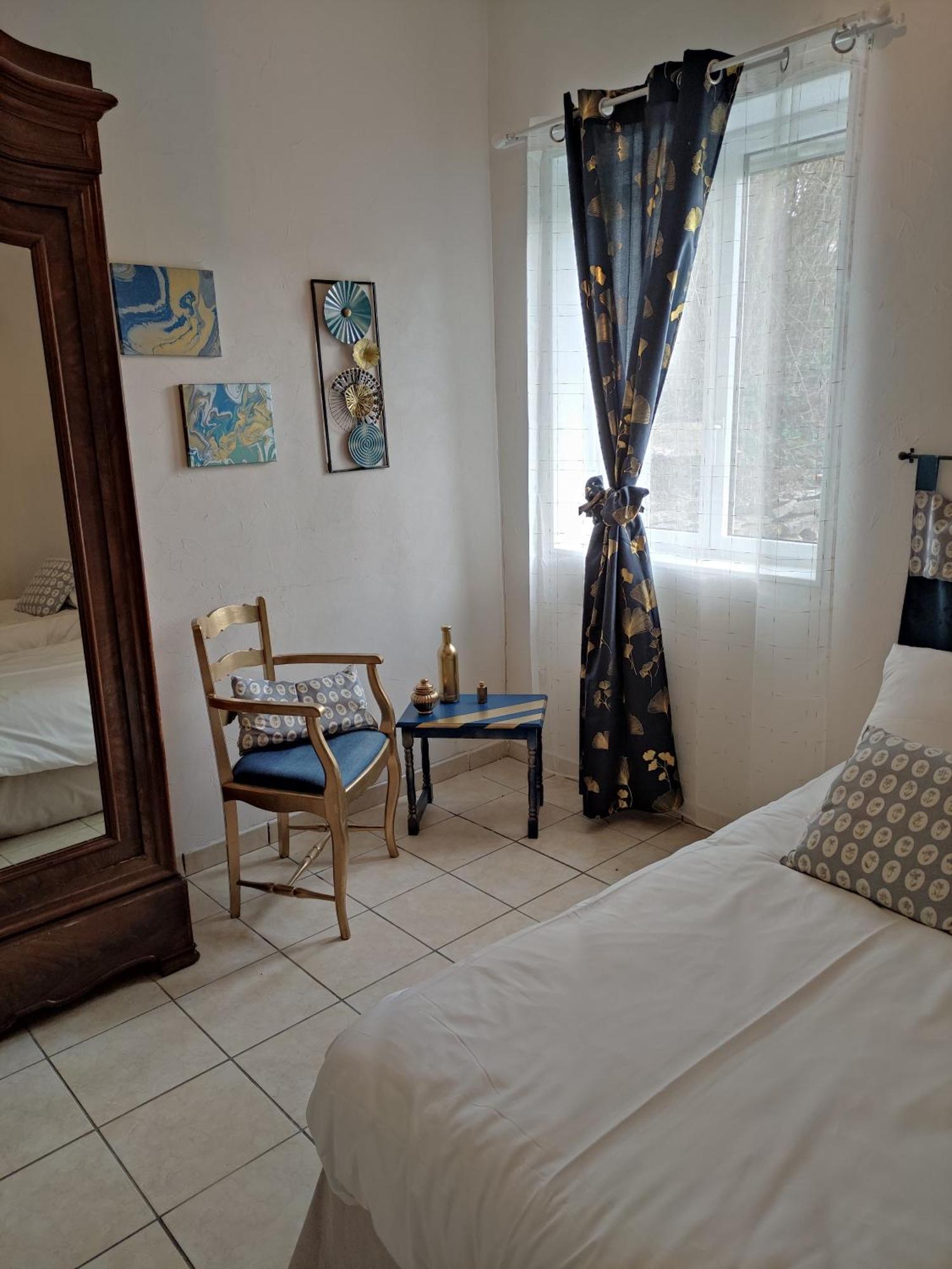 Bleu Bonheur Dennevy Quarto foto